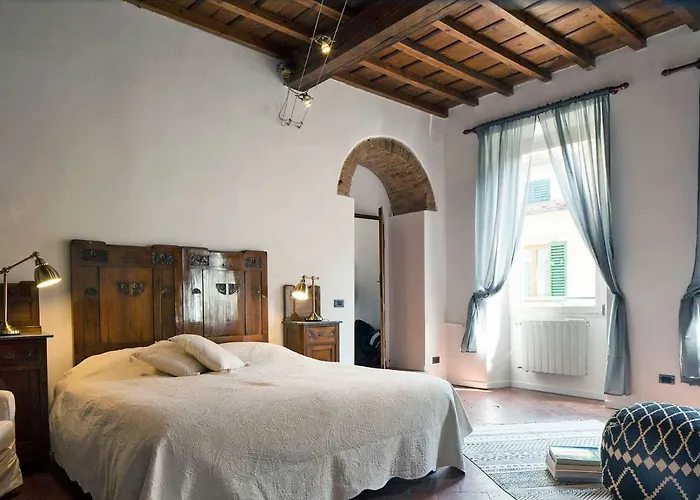 Location W/ Breathtaking Views Chic Palace Florencja