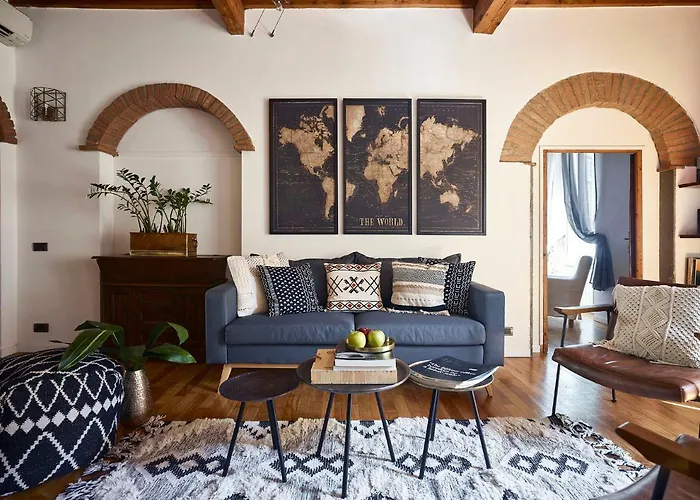 Location W/ Breathtaking Views Chic Palace *