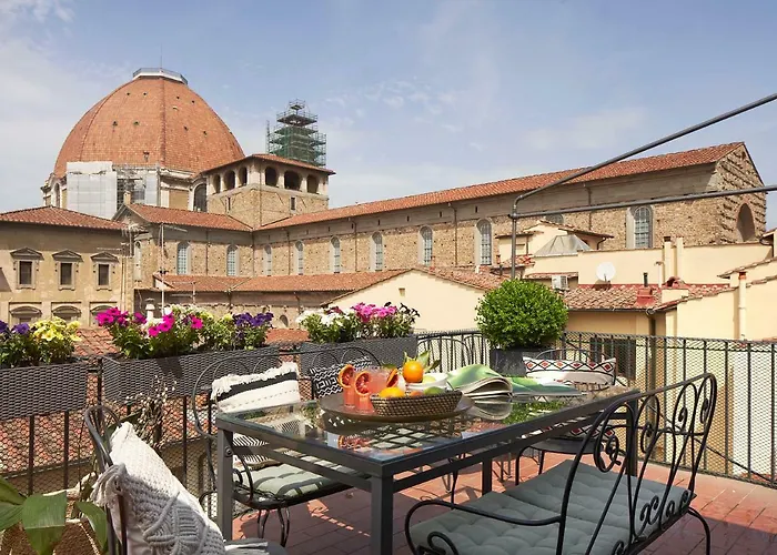 Location W/ Breathtaking Views Chic Palace Apartament *